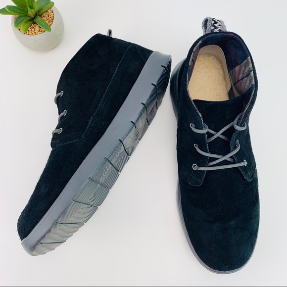 canoe chukka sneaker